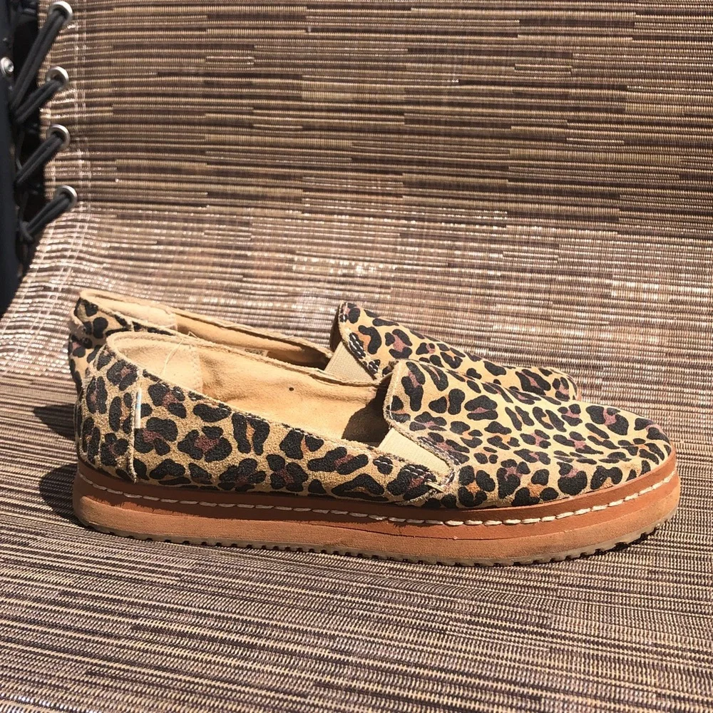 TOMS Women’s Leopard Print Slip-Ons in Tan and Black